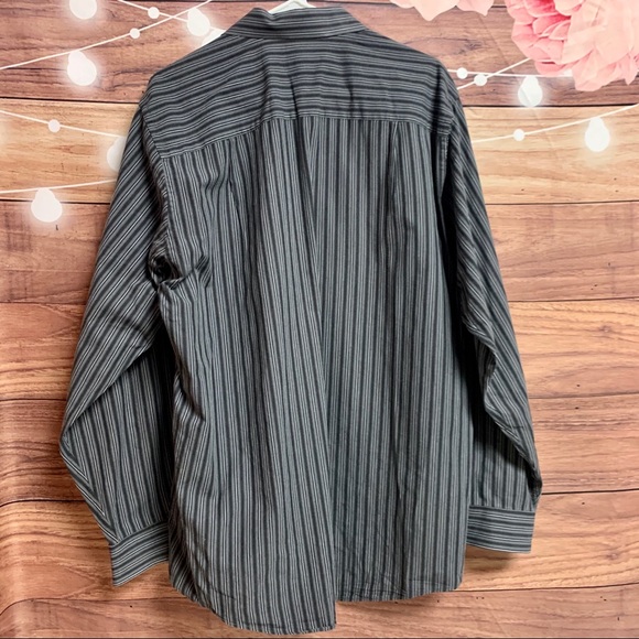 Calvin Klein Pinstripe Button Down Top Sz Large - Picture 4 of 4